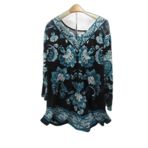 Avenue Tops - Avenue Blue/White Patterned Top